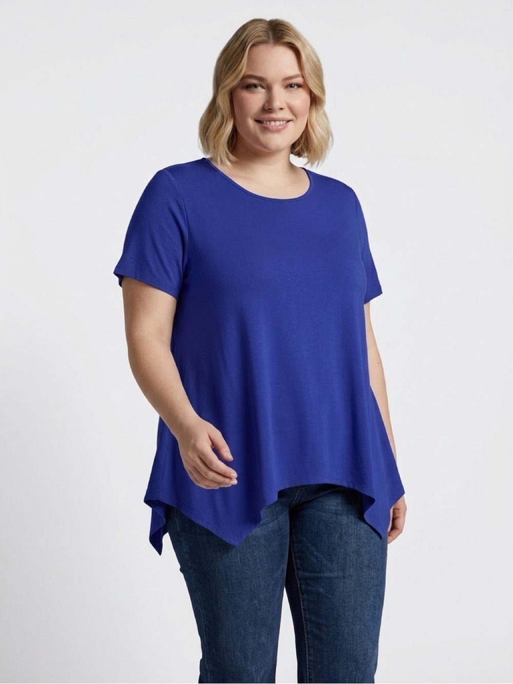 Women's Plus Short Sleeve Scoop Neck Top w/ Handkerchief Hemline